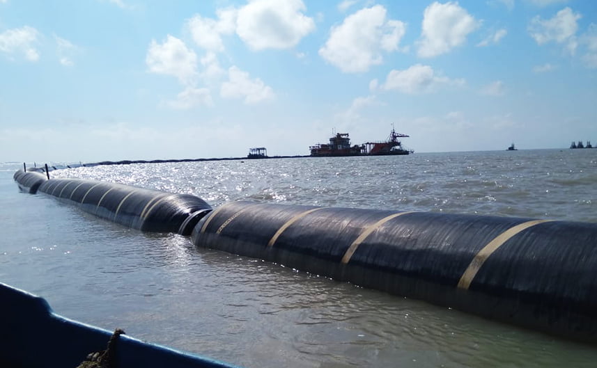 Our Biggest Dredging Floating Hose 26 (inch) Perform in South Sumatra 